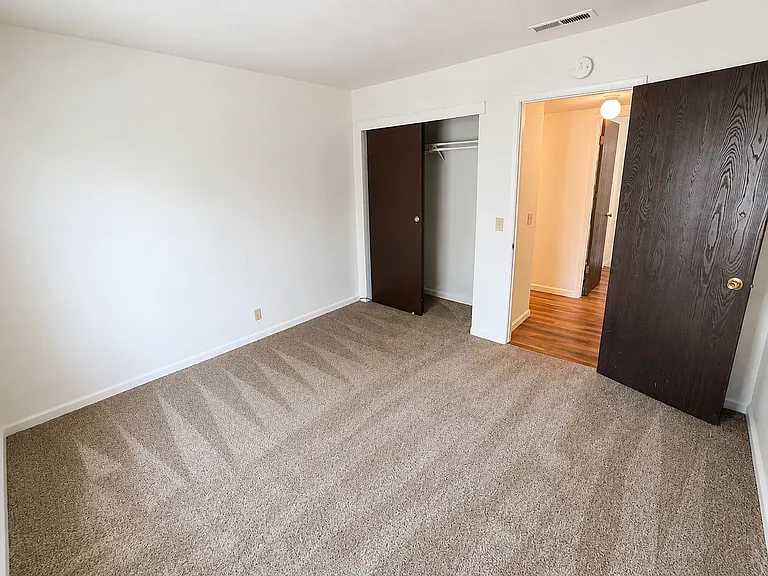 831 W 5th St — Photo 18