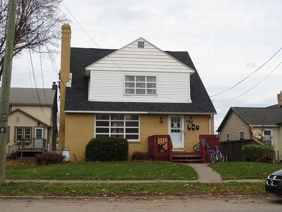 805 E Easterday Ave #1