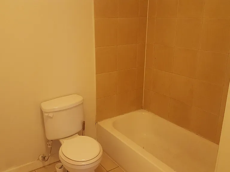 1647 Bridgeport Dr NW — Photo 11