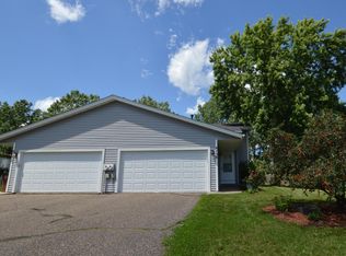 4738 Hayward Rd N, Oakdale, MN 55128