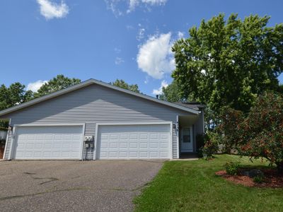 4738 Hayward Rd N, Oakdale, MN, 55128