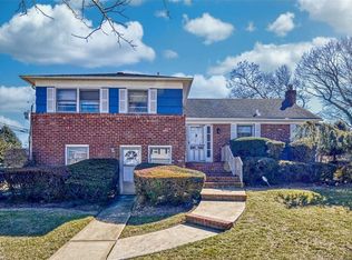 175 Block Blvd, Massapequa Park, NY 11762