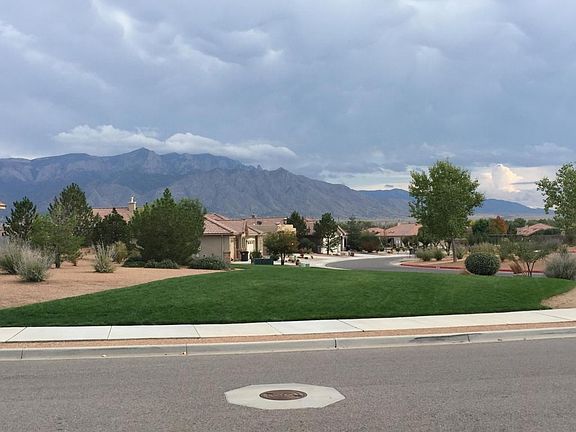 5th image of 827 Desert Marigold Ct