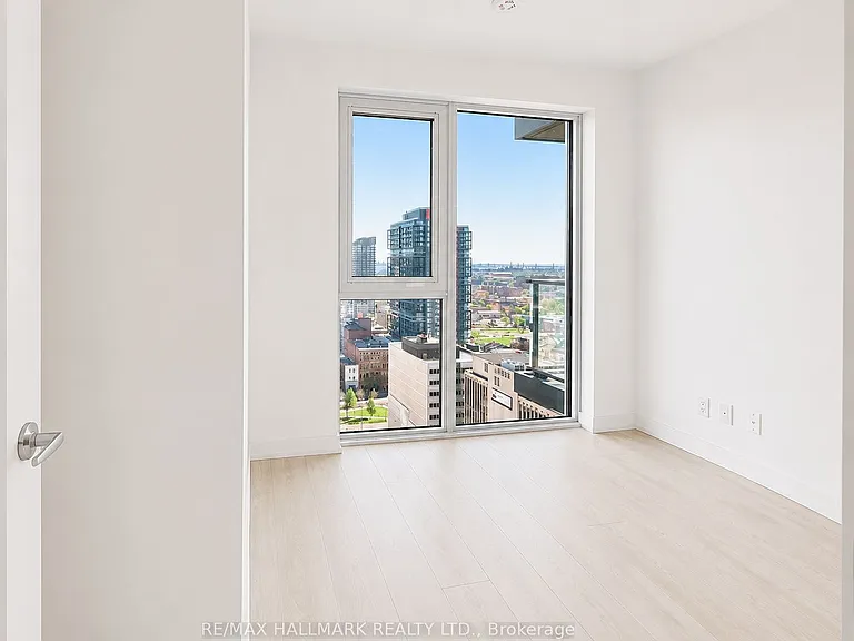 75 James St S #2202 — Photo 4