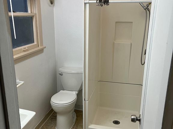 5th image of 521 128th St S #1