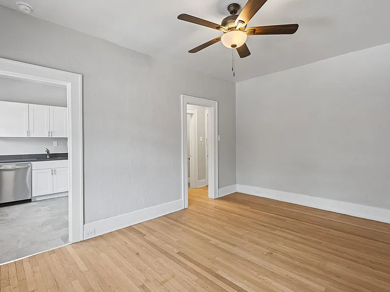 1027 Washington Street — Photo 16