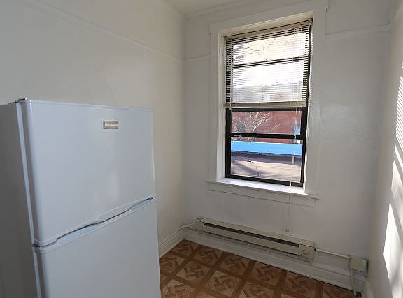 4th image of 431 W Belden Ave APT C304
