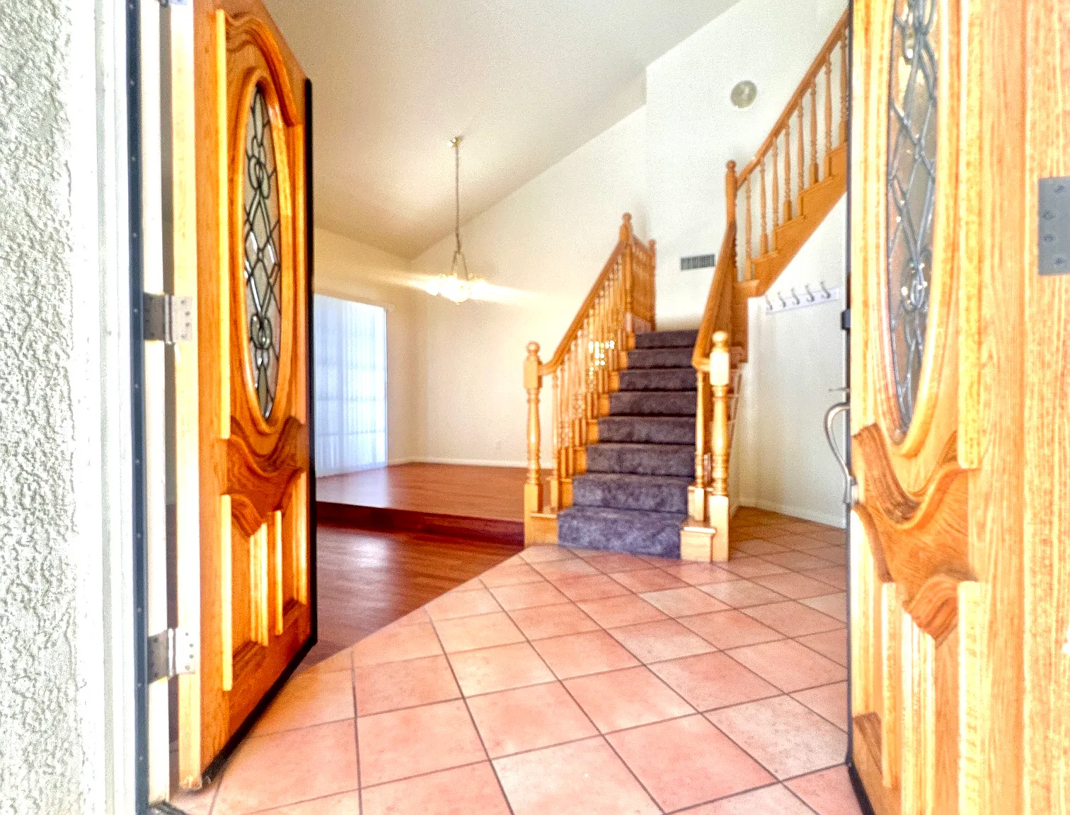 4 bed, 2200 sqft, $4,950 — Photo 4