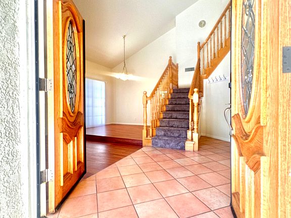 4th image of 18627 Eccles St