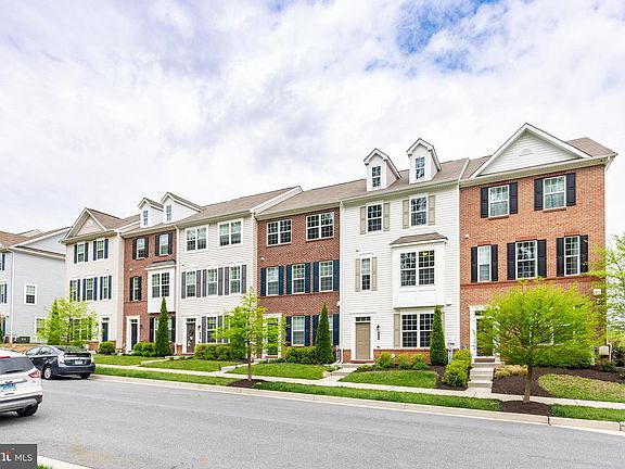 3rd image of 402 Kettle Bottom Dr