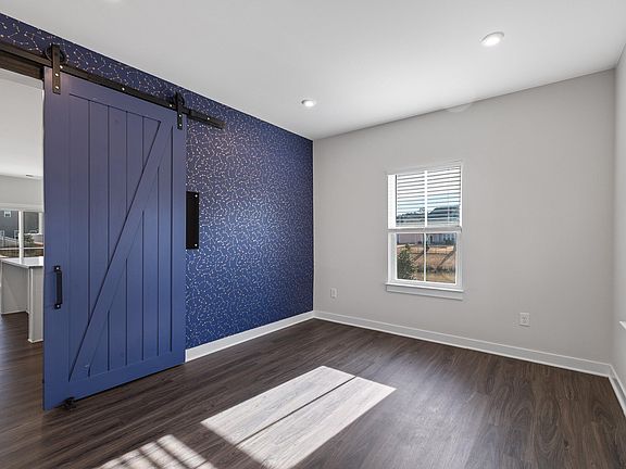 4th image of 120 Misty Pike Dr