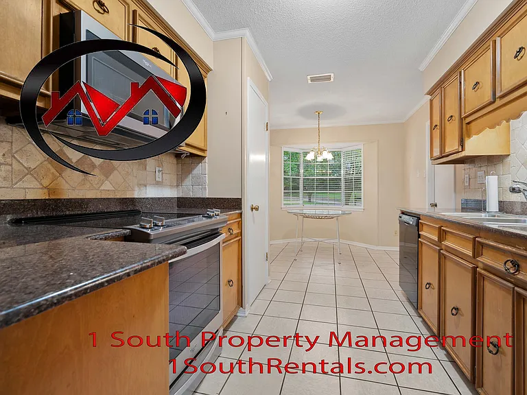 2205 Woodhillcrest Dr — Photo 5