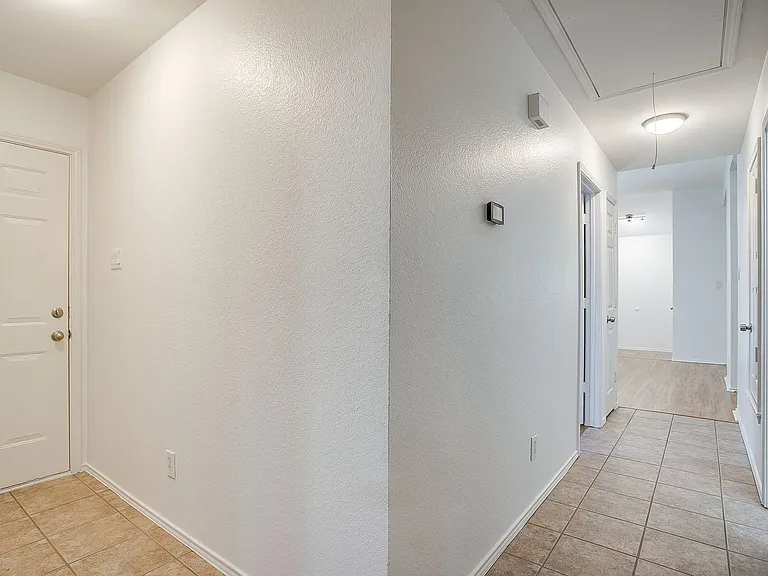 5323 Northridge Blvd — Photo 41
