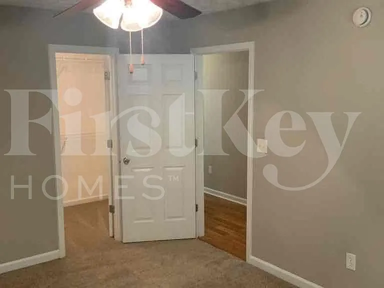 130 Cobblestone Dr — Photo 7