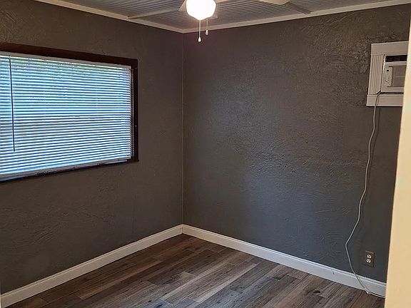 3rd image of 311 Wildermere Rd #D