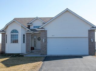 413 22nd Ave SE, Cambridge, MN 55008
