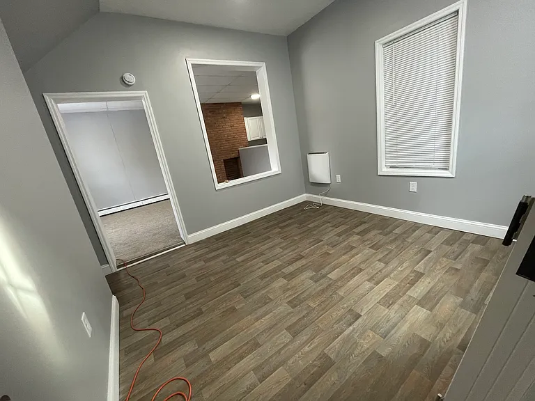 5 Linden Ave #1R — Photo 7