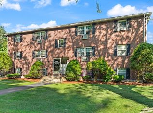 96 Richardson Rd #B23, North Chelmsford, MA 01863