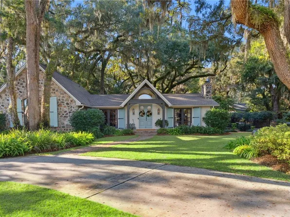 327 Peachtree St, Saint Simons Island, GA 31522