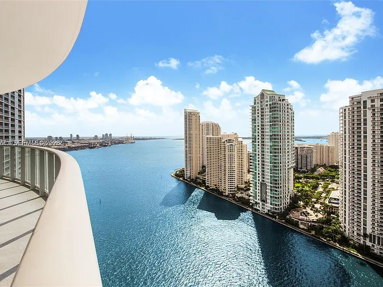 300 S Biscayne Blvd #T-3010 — Photo 1