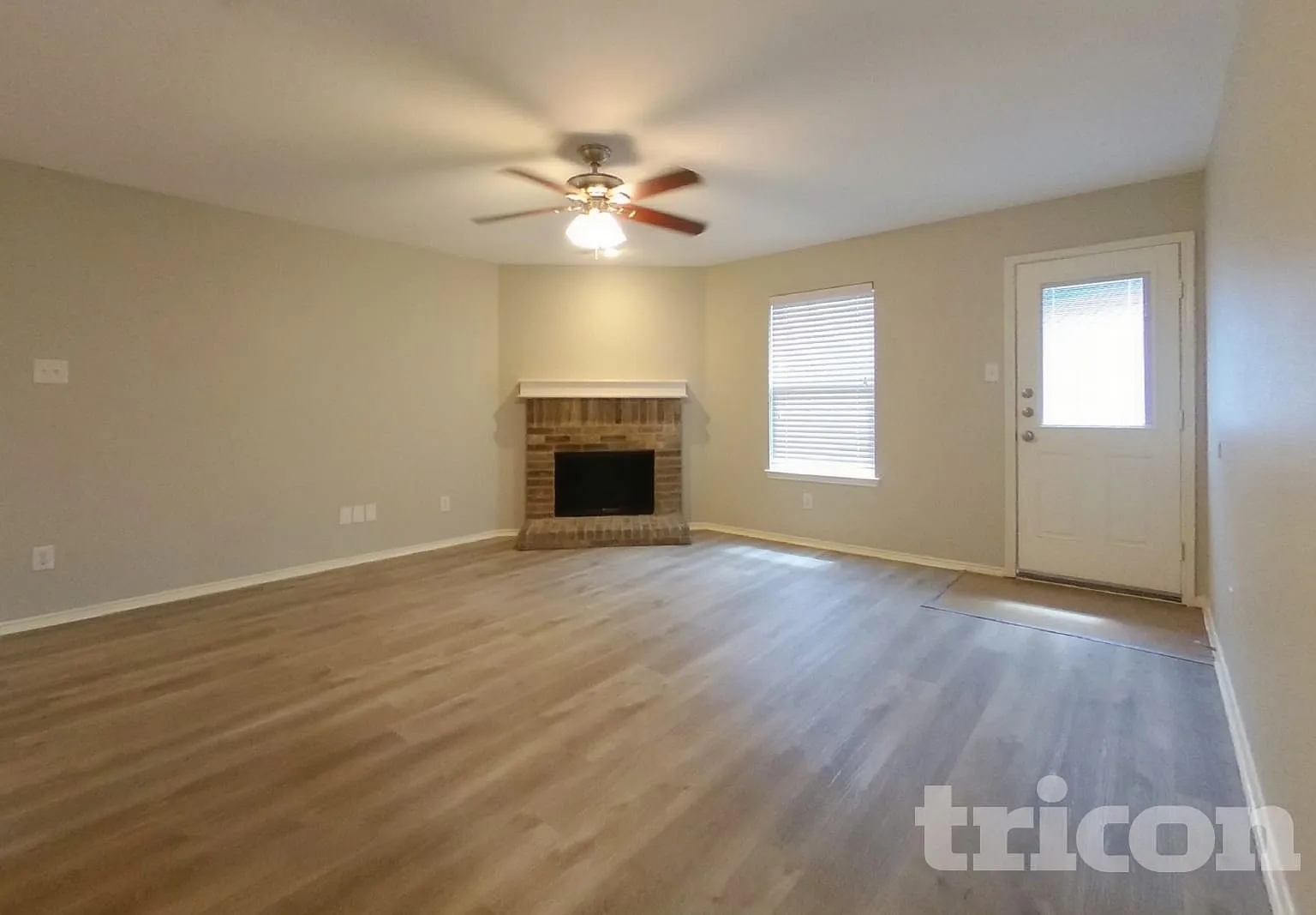 16325 Cowboy Trail Justin TX — Photo 2