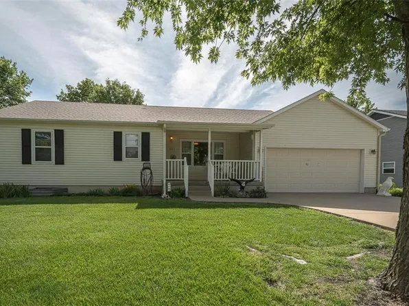 727 S Pine St, Ottawa, KS 66067