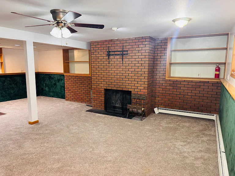 525 Lignite Ave #1 — Photo 3