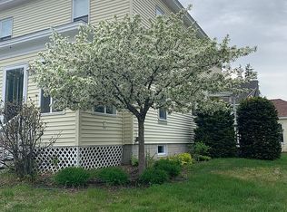 25 Edmund St, Springvale, ME 04083