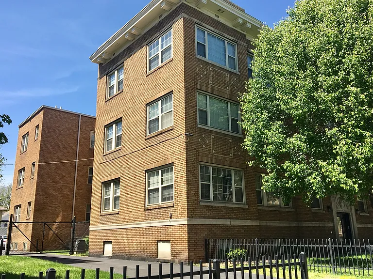 1 & 2 Bedroom Apartments in Downtown Indianapolis - Meridian Plaza Awaits You! — Photo 20