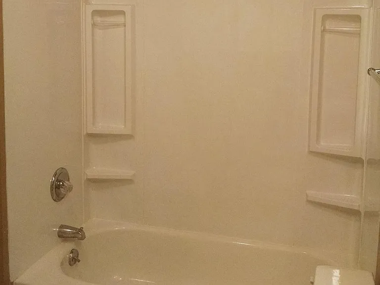 Bath 1 Pic 1