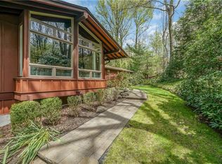 3 Longbow Rd, Suffern, NY 10901
