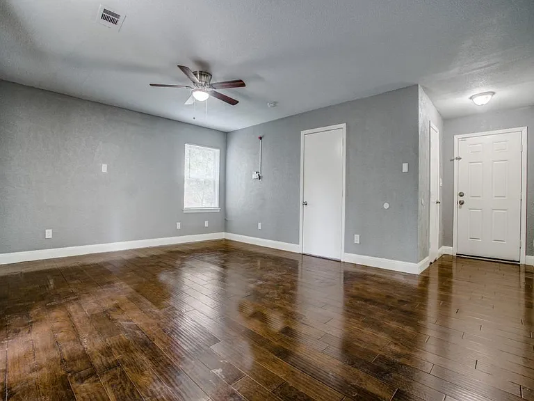 7027 Coleshire Dr — Photo 10
