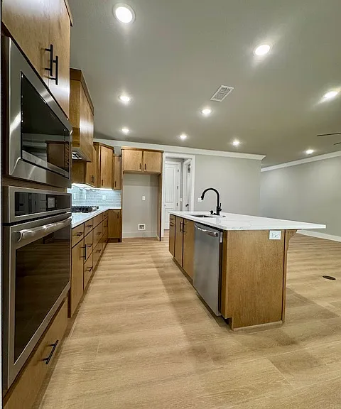 1700 Jensen Ave — Photo 12