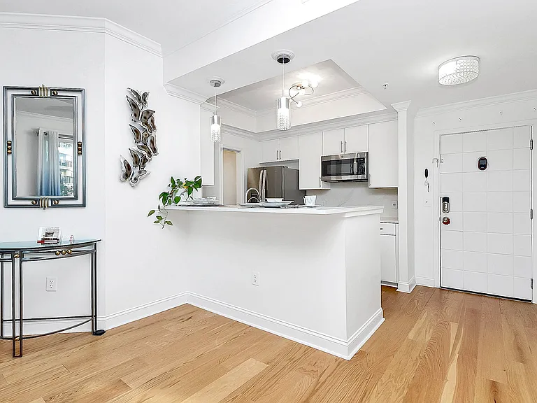 300 W 5th St #431 — Photo 7