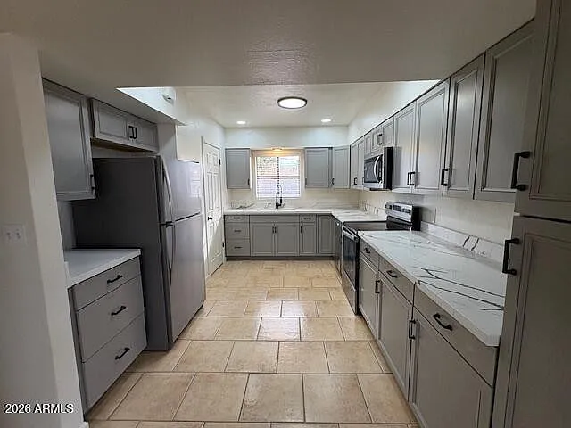 1131 E Trinity Pl — Photo 4