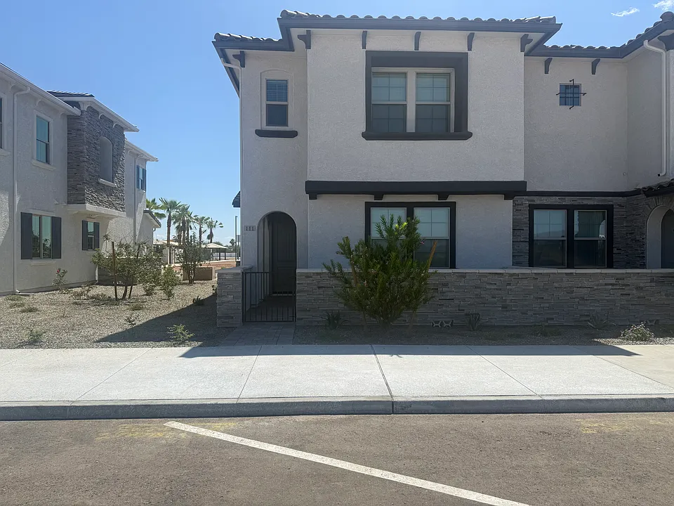 13975 W Luke Pkwy #111