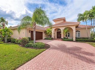 302 Saddlebrook Ln, Naples, FL 34110