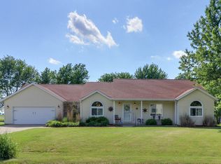 5 Fox Creek Rd, Towanda, IL 61776