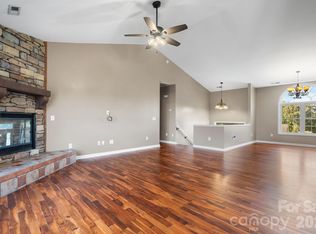 5395 Stonegate Farm Dr, Granite Falls, NC 28630