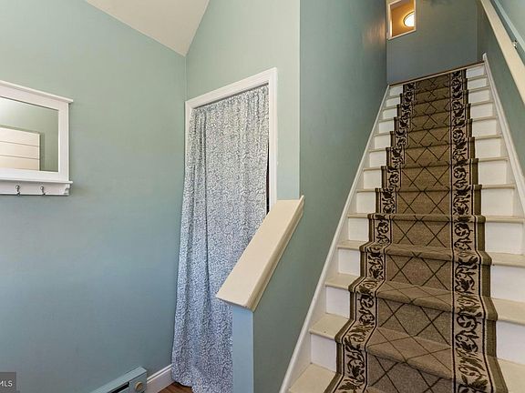 3rd image of 711 Wexford Way
