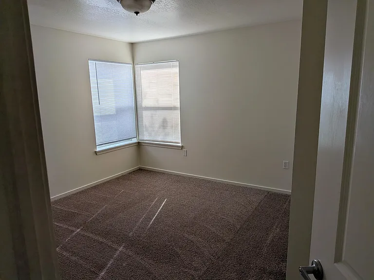 Summerhill Apartments — Photo 11