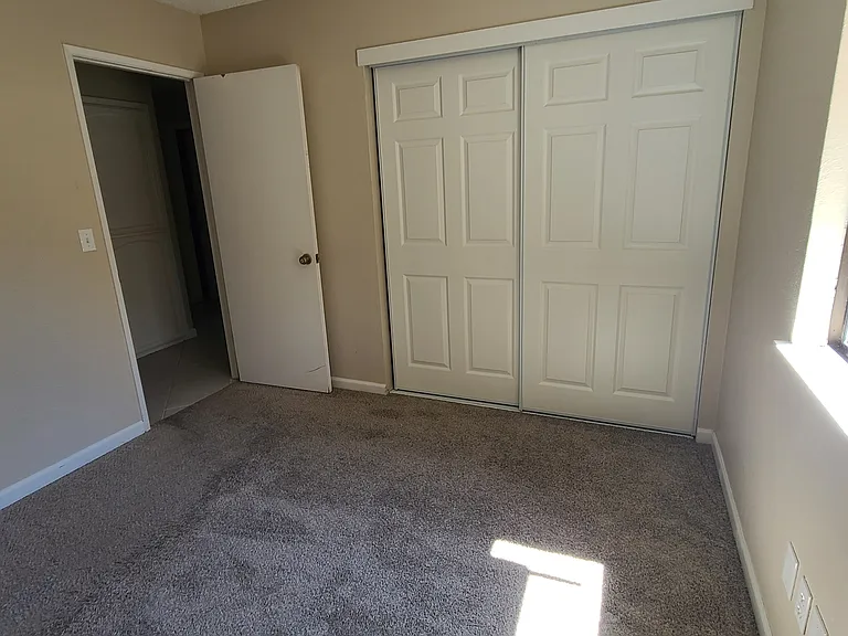 619 Willow Creek Dr — Photo 13