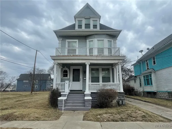 18 Girard Pl, Buffalo, NY 14211