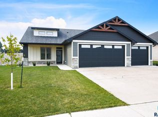 2729 E Palmer St, Brandon, SD 57005