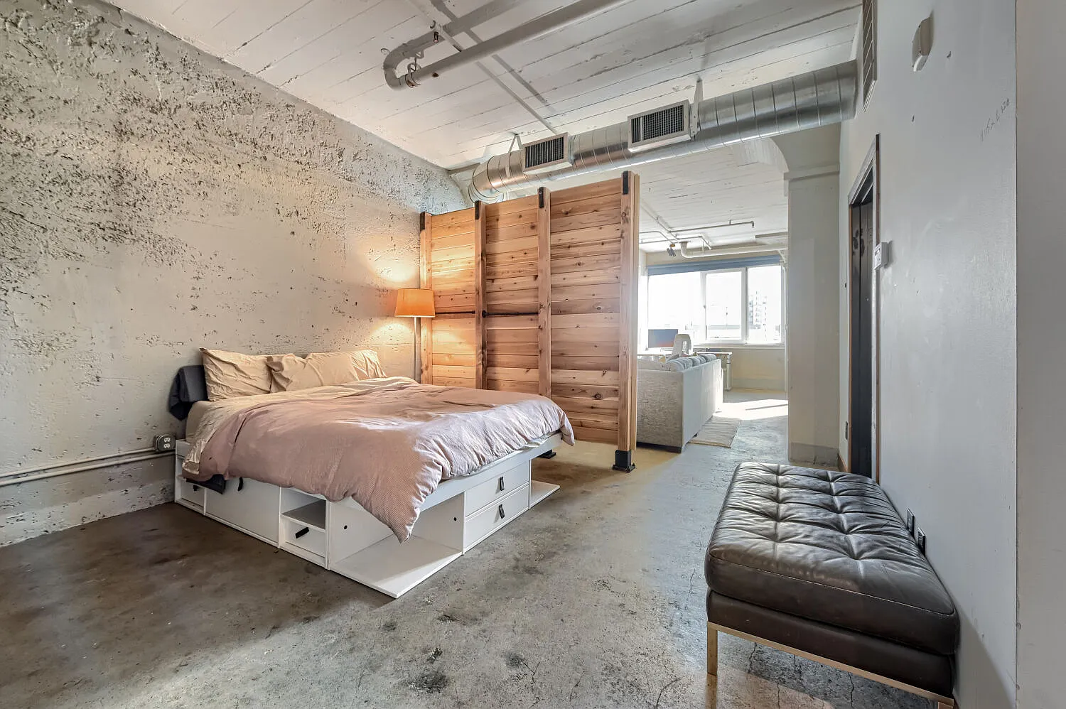 Studio, 736 sqft, $2,200 — Photo 3