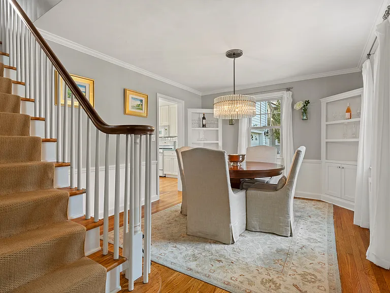 51 Benjamin St — Photo 4