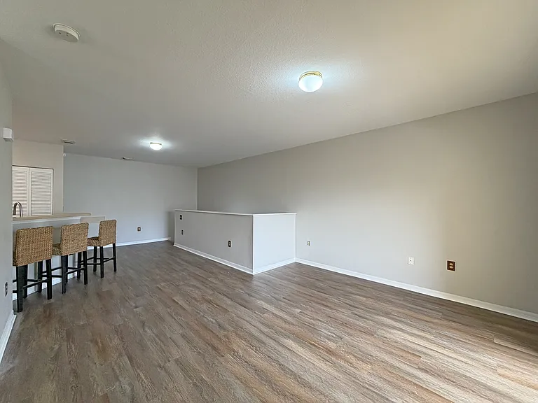 124 SW Peacock Blvd #206 — Photo 6