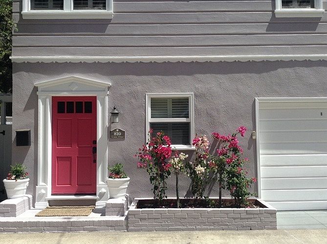 1st image of 810 Crest Dr