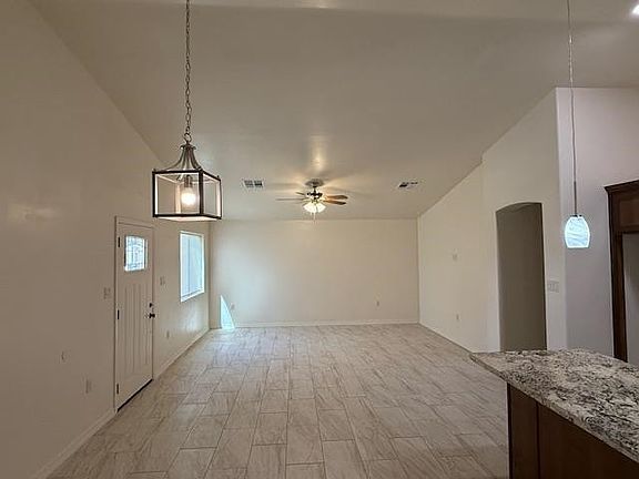 5th image of 13674 E 46th St