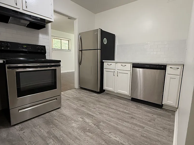 313 13th Ter NW — Photo 5